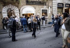 Το τεράστιο ενοίκιο του ιστορικού Caffè Greco στη Ρώμη και ο φόβος της έξωσης