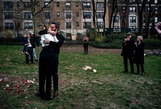 Έγινε ο πρώτος γάμος κοινωνικής απόστασης στη Νέα Υόρκη