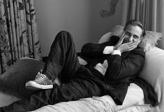 Ο Χοακίν Φίνιξ στο Vanity Fair: Η νέα του ζωή και η διαμάχη του με τον Ντε Νίρο στο γύρισμα του “Τζόκερ”