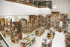 Βιβλιοπωλείο Λαβύρινθος: Ένα οικογενειακό βιβλιοπωλείο στην οδό Ιπποκράτους