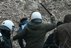 Έρευνα από την ΕΛ.ΑΣ για τα επεισόδια σε Λέσβο και Χίο