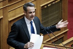 Κόντρα Μητσοτάκη - Τσίπρα: «Μειώνουμε τους φόρους» - «Κάντε μια βόλτα στην αγορά»