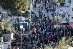 Μυτιλήνη: Επεισόδια με την αστυνομία σε πορεία μεταναστών