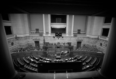 Vouliwatch: Η Επιτροπή Ελέγχου της Βουλής παρανομεί ― «Χάδι» σε βουλευτές για τις δηλώσεις περιουσιακής κατάστασης