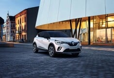 Τα νέα Renault Clio και Captur είναι πλέον και υβριδικά