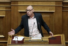 Κλέων Γρηγοριάδης: Χυδαία, σεξιστική επίθεση άντρα των ΜΑΤ στην 16χρονη κόρη μου