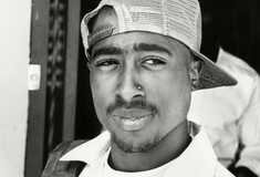 O Tupac ζει!: Ένα νέο ντοκιμαντέρ υποστηρίζει ότι ο διάσημος ράπερ είχε σκηνοθετήσει τον θάνατό του