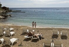 BBC: «Ελλάδα και Κροατία έδρασαν γρήγορα, τώρα χρειάζεται να σώσουν το καλοκαίρι»