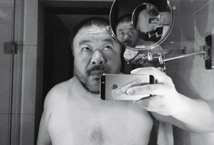 Ο Ai Weiwei μιλά στη LIFO: «Ο ΠΟΥ και η Κίνα διέπραξαν έγκλημα»