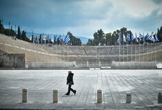 Times για κορωνοϊό: Παρά την απείθαρχη φύση τους, οι Έλληνες είναι νηφάλιοι και στηρίζουν τα μέτρα