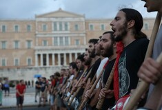 Διεθνής Αμνηστία: Διατάξεις αδικαιολόγητης παρέμβασης στο δικαίωμα της συνάθροισης, στο ν/σ για τις διαδηλώσεις