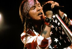 Οι Guns n'n Roses τρολάρουν τον Τραμπ - Κυκλοφόρησαν t-shirt «Live N' Let Die With COVID 45»