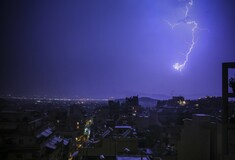 Καιρός: Έπεσαν περισσότεροι από 6.700 κεραυνοί σήμερα σε ολόκληρη τη χώρα