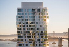 Ένας περιστρεφόμενος πύργος στην καρδιά του Σαν Φρανσίσκο