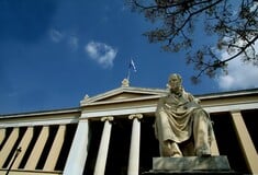 Οδηγίες ΕΚΠΑ για Πανεπιστήμια: Αλλαγές στη διαρρύθμιση και αποστάσεις ασφαλείας - Τι ισχύει για τις μάσκες