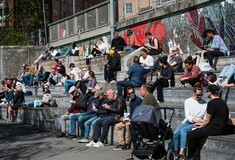 Αποκτά η Σουηδία ανοσία της αγέλης απέναντι στον κορωνοϊό;