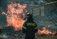 Φωτιά: Μήνυμα εκκένωσης και στους κατοίκους της Αναβύσσου από το 112