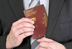 Η Κύπρος καταργεί τα «χρυσά» διαβατήρια μετά τις αποκαλύψεις - Παραιτούνται πολιτικοί