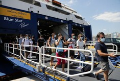 Πειραιάς: Θετικοί στον κορωνοϊό έσπασαν την καραντίνα και ταξίδεψαν από την Πάτμο με πλοίο - Συνελήφθησαν από το Λιμενικό