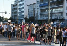 Συγκεντρώσεις κατά της χρήσης μάσκας στα σχολεία σε Αθήνα και Θεσσαλονίκη