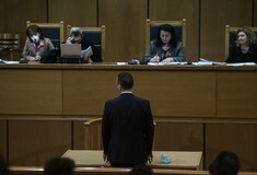 Δίκη ΧΑ: Η Πολιτική Αγωγή ζητά τη φυλάκιση των ναζιστών εγκληματιών - «Κλάψα, ποινή, Χρυσή Αυγή»