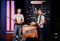 ΒΙΝΤΕΟ: Ο Ryan Gosling και ο Will Ferrell 'διαφημίζουν' σπαθιά σαμουράι 