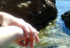 Το κορίτσι που πέρασε πετώντας τον ωκεανό επειδή...; (Η απάντηση εντός)
