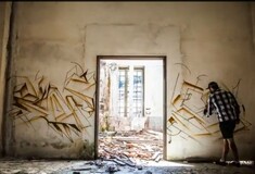 Καταπληκτικό Timelapse βίντεο με γκραφίτι σε εγκαταλελειμμένα κτίρια.
