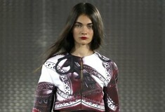 Η νέα συλλογή της Mary Katrantzou και το ερώτημα της Vogue