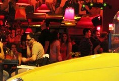 Ένας κερασμένος καφές περιμένει ανθρώπους που δεν έχουν τη δυνατότητα να τον πληρώσουν