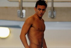 O 19χρονος κολυμβητής Tom Daley αποκαλύπτει ότι είναι bisexual [Βίντεο]