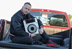 Πόσο ποζεράς μπορεί να γίνει ένας DJ; 