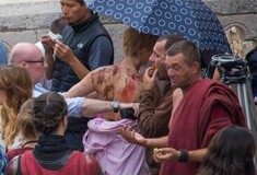 Η Βασίλισσα του Game of Thrones είναι γυμνή