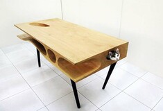 Το ιδανικό work station για όσους δουλεύουν απ' το σπίτι, και έχουν γάτα