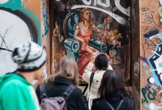 Αυτή η ομάδα συντηρεί τα έργα της street art της Αθήνας