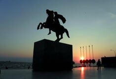  Μια ολόκληρη μέρα στο άγαλμα του Μεγάλου Αλεξάνδρου