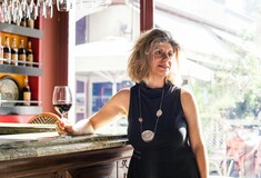 Μια ελληνίδα προωθεί το ελληνικό κρασί στην Αμερική (και τα καταφέρνει!)