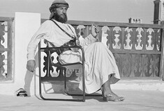 Wilfred Thesiger: Ο άνθρωπος που διέσχισε πρώτος την έρημο της Αβησσυνίας και κατέγραψε τη ζωή στα έλη της Μεσοποταμίας