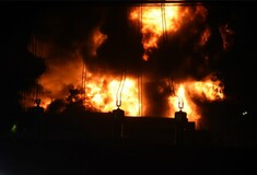 Εικόνες από τη φωτιά στο ΚΥΤ Ασπροπύργου - Η ΕΛ.ΑΣ ερευνά την υπόθεση