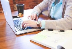 Focus Bari: Οι Έλληνες εξελίχθηκαν σε «Digital Citizens» εν μέσω πανδημίας