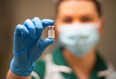 Εμβόλιο Pfizer: Αύξηση της παραγωγής σε 2 δισ. - Θα καλυφθούν οι παραγγελίες της ΕΕ