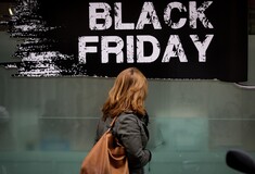 H Γαλλία αναβάλλει τη Black Friday λόγω «σκληρού» lockdown