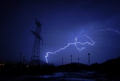 Καιρός: Ισχυρές βροχοπτώσεις και επικίνδυνα φαινόμενα τις επόμενες ώρες- Σε ποιες περιοχές αναμένονται