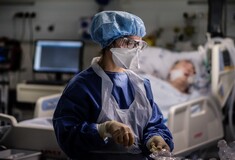Κορωνοϊός: 2.198 κρούσματα σε 24 ώρες - Στους 400 οι διασωληνωμένοι