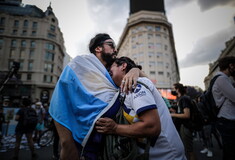 Αντίο Ντιέγκο Μαραντόνα: Τεράστιο πλήθος στο λαϊκό προσκύνημα - Αποχαιρετισμός στον θρύλο
