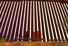 Το Μεξικό χαιρέτισε την απόφαση Μπάιντεν να σταματήσει την κατασκευή τείχους στα σύνορα
