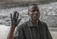 Δικαστήριο υποχρεώνει τη θυγατρική της Shell στη Νιγηρία να αποζημιώσει αγρότες για διαρροές πετρελαίου