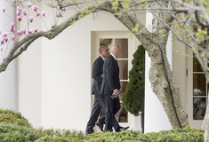 Guardian: Η σκιά του Ομπάμα- Τι επιρροή μπορεί να έχει ο πρώην πρόεδρος στον Μπάιντεν