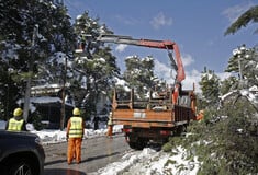 ΔΕΔΔΗΕ: 7.000 νοικοκυριά παραμένουν χωρίς ηλεκτρικό ρεύμα