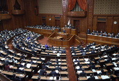 Ιαπωνία: Το κυβερνών κόμμα καλεί περισσότερες γυναίκες σε συνεδριάσεις, με τον όρο να μην μιλάνε